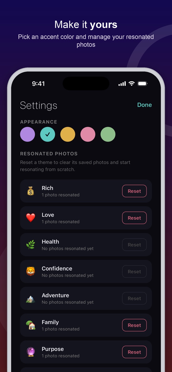 Settings screen with accent color picker and resonated-photo management